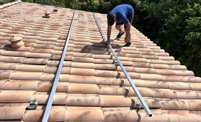 Installation des supports sur le toit 